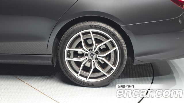 Mercedes-Benz E-Class 2021 — photo 7