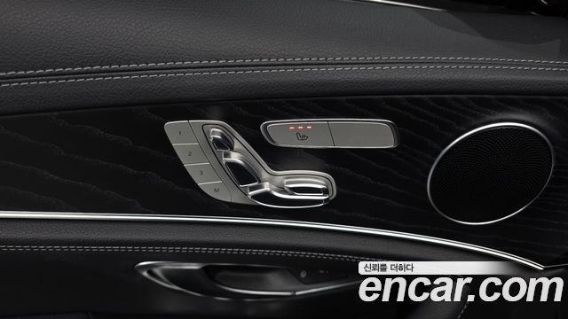 Mercedes-Benz E-Class 2021 — photo 33