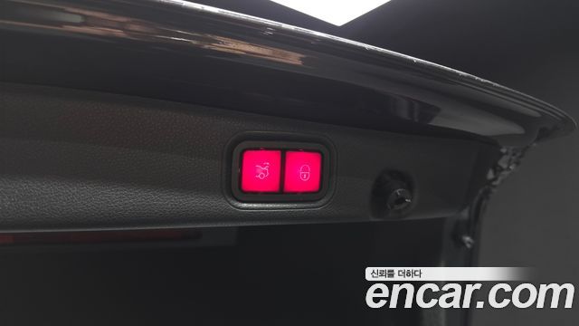 Mercedes-Benz E-Class 2021 — photo 34