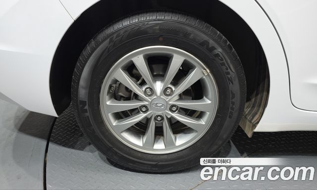Hyundai AVANTE 2020 — photo 5