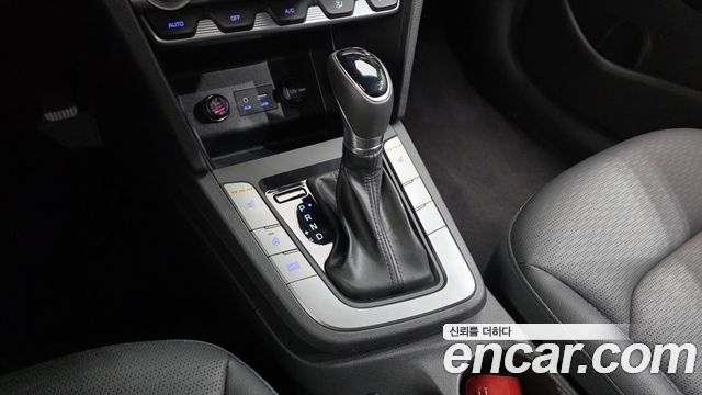 Hyundai AVANTE 2020 — photo 12