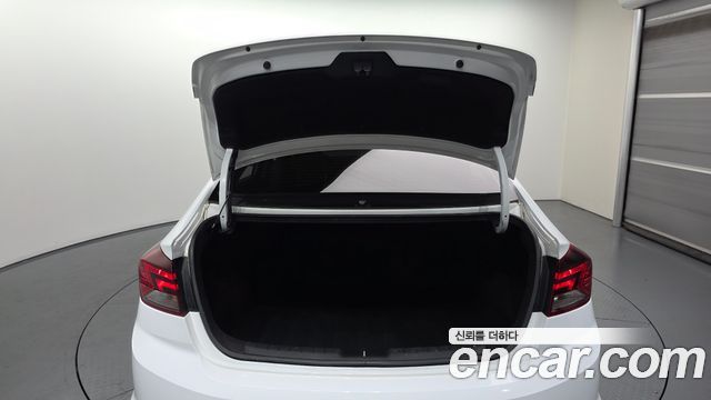 Hyundai AVANTE 2020 — photo 26