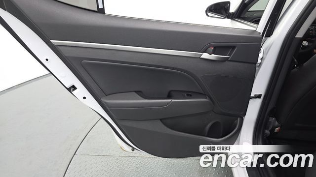 Hyundai AVANTE 2020 — photo 15