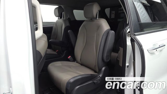 Kia Canival 2025 — photo 18