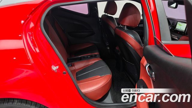 Hyundai Veloster 2018 — photo 17