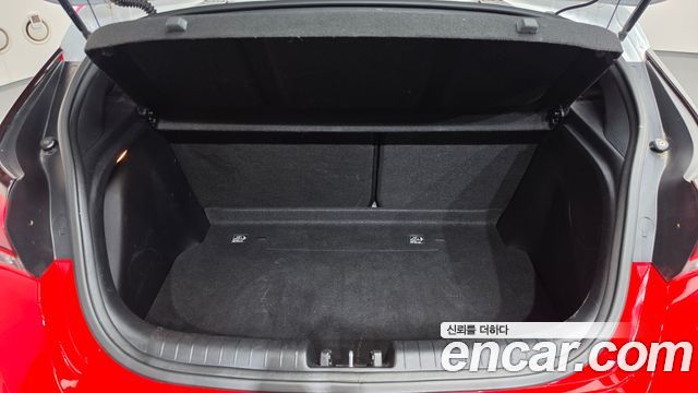 Hyundai Veloster 2018 — photo 22
