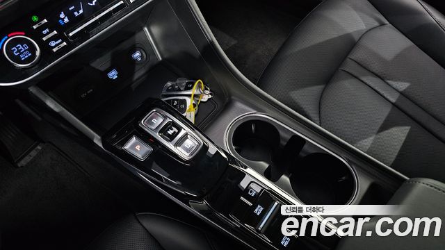 Hyundai Sonata 2023 — photo 12