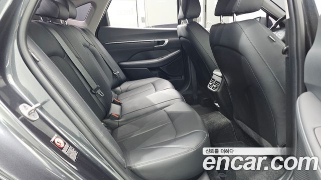 Hyundai Sonata 2023 — photo 17