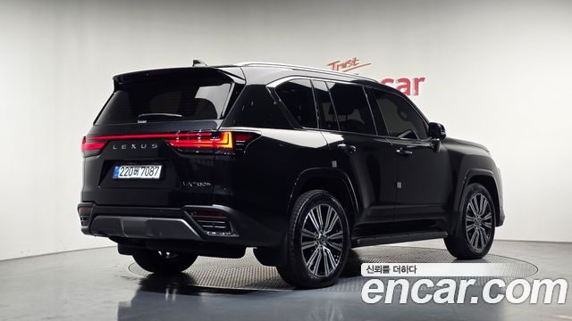 Lexus LX 2026 — photo 2