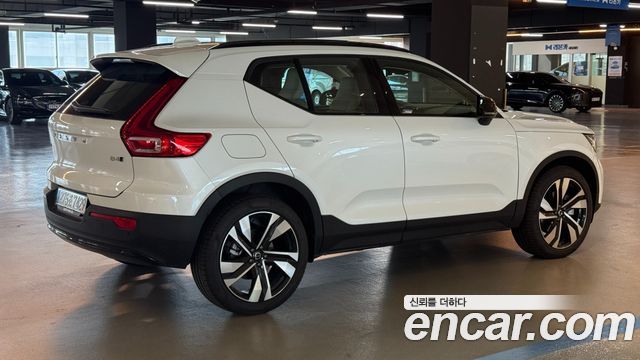 Volvo XC40 2026 — photo 5