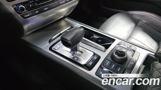 Genesis G80 2017 — photo 9