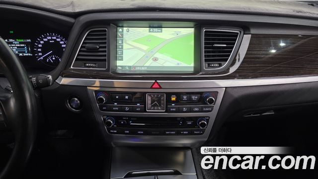 Genesis G80 2017 — photo 13
