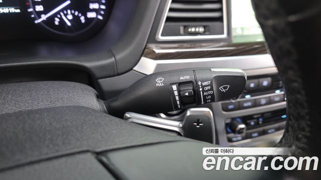 Genesis G80 2017 — photo 16