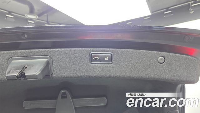Genesis G80 2017 — photo 17