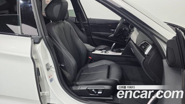 BMW Gran Turismo 2021 — photo 16