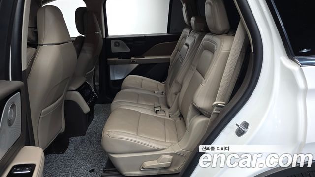 Lincoln Aviator 2022 — photo 17