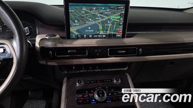 Lincoln Aviator 2022 — photo 19