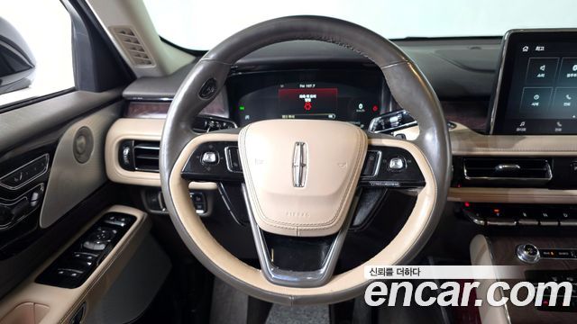 Lincoln Aviator 2022 — photo 20