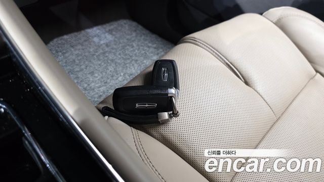 Lincoln Aviator 2022 — photo 22