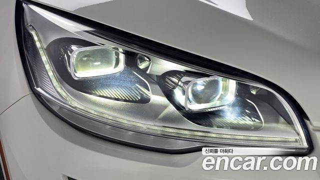 Lincoln Aviator 2022 — photo 8