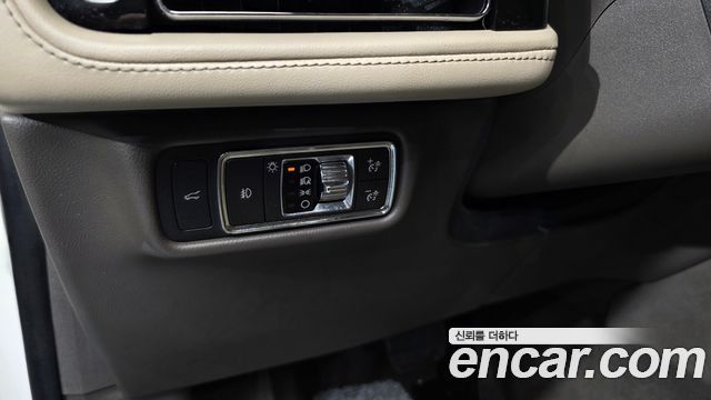 Lincoln Aviator 2022 — photo 27