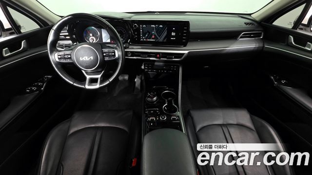 Kia K5 2023 — photo 10