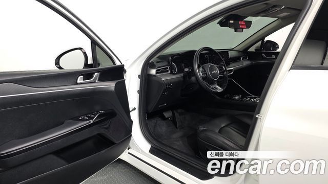Kia K5 2023 — photo 13