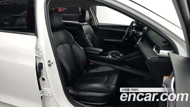 Kia K5 2023 — photo 17