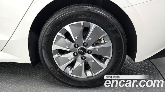Kia K5 2023 — photo 7