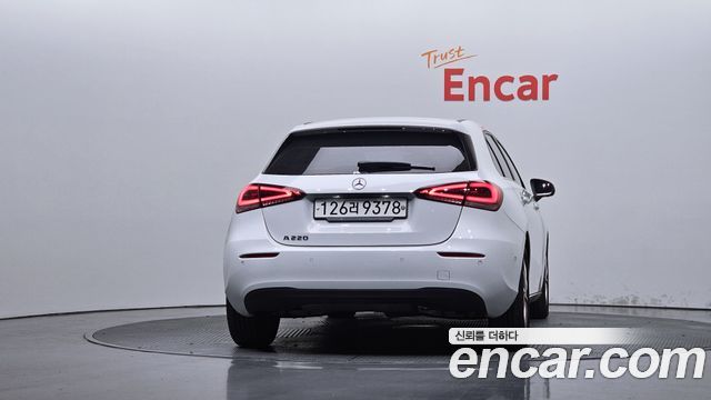 Mercedes-Benz A-Class 2019 — photo 4