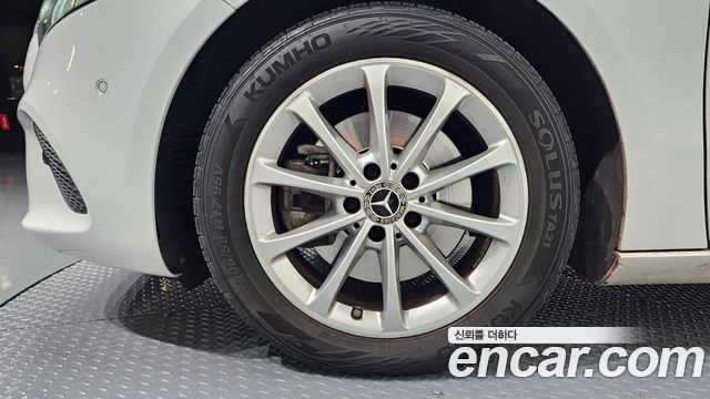 Mercedes-Benz A-Class 2019 — photo 5