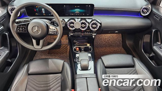 Mercedes-Benz A-Class 2019 — photo 7