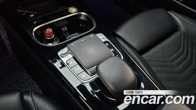 Mercedes-Benz A-Class 2019 — photo 16