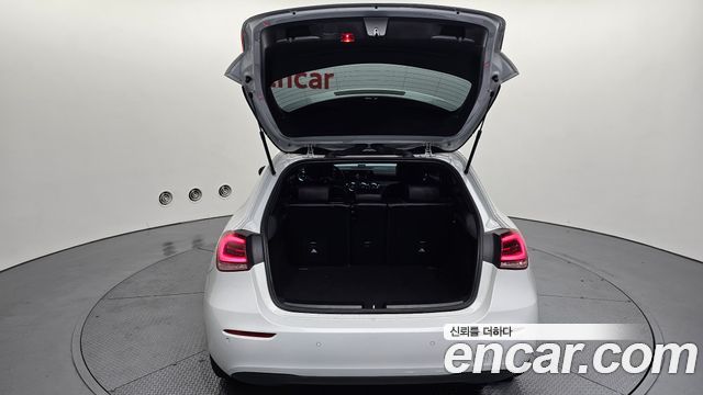 Mercedes-Benz A-Class 2019 — photo 20