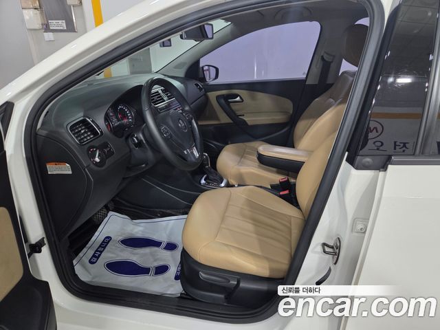 Volkswagen Polo 2014 — photo 2