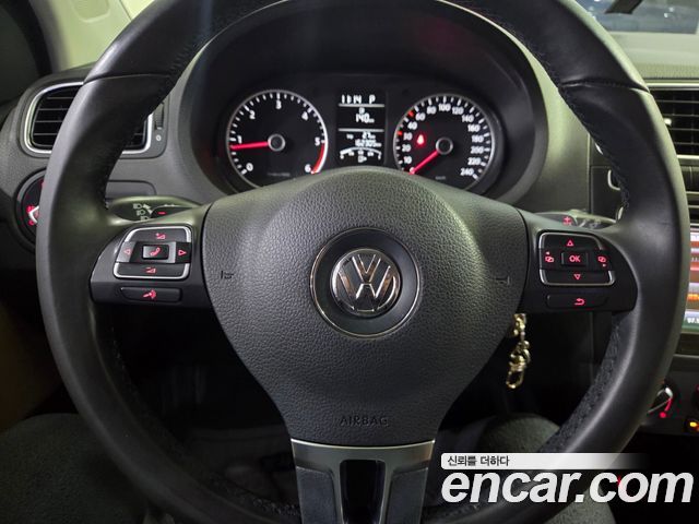 Volkswagen Polo 2014 — photo 15