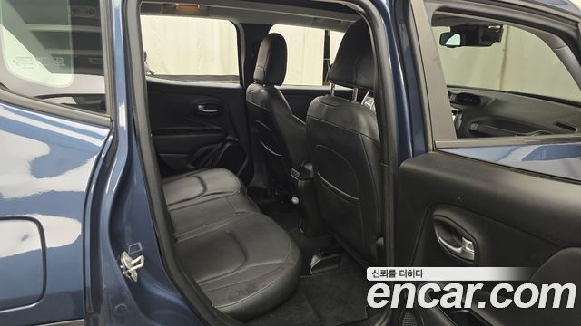 Jeep Renegade 2022 — photo 11