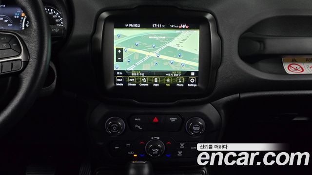 Jeep Renegade 2022 — photo 15