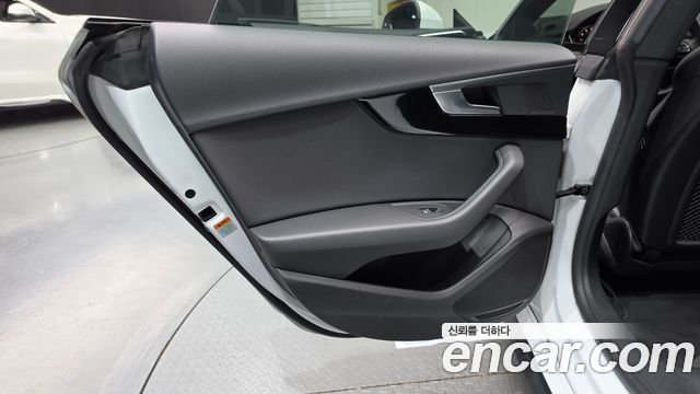 Audi A5 2019 — photo 15