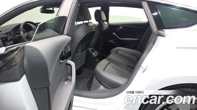 Audi A5 2019 — photo 16