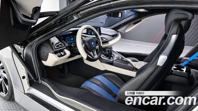 BMW i8 2016 — photo 10