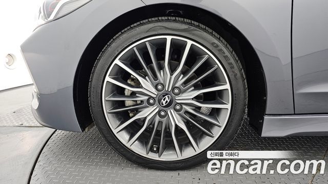 Hyundai AVANTE 2018 — photo 5