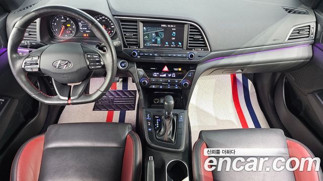 Hyundai AVANTE 2018 — photo 10