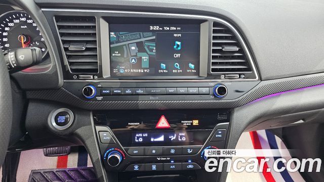 Hyundai AVANTE 2018 — photo 20