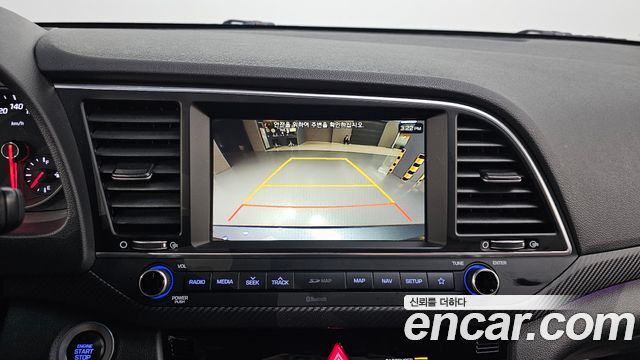 Hyundai AVANTE 2018 — photo 21