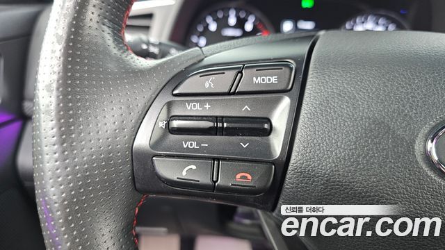 Hyundai AVANTE 2018 — photo 24