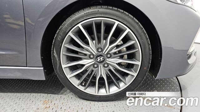 Hyundai AVANTE 2018 — photo 7