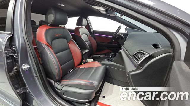 Hyundai AVANTE 2018 — photo 16