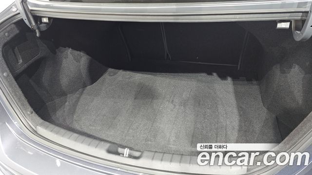 Hyundai AVANTE 2018 — photo 31