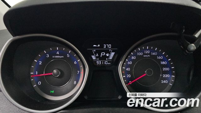 Hyundai AVANTE 2015 — photo 8